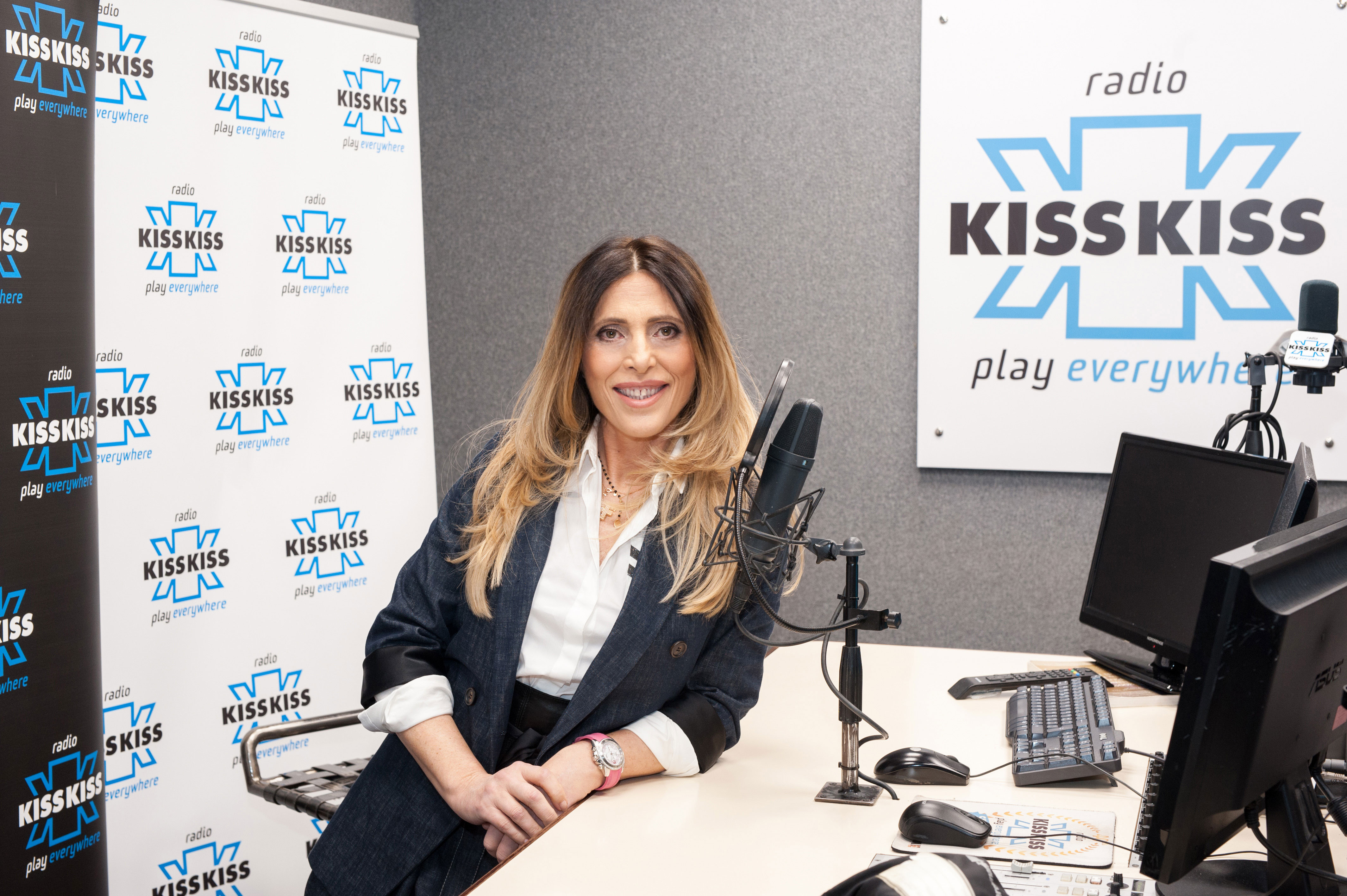 4_lucia_niespolo_kiss_kiss